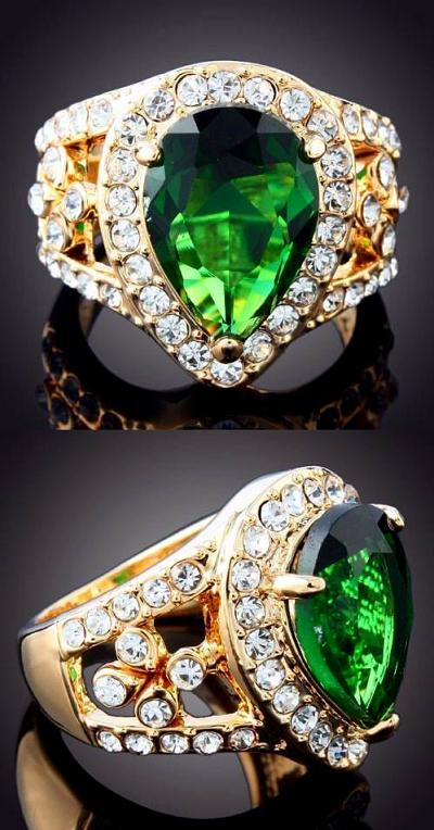 GREEN PEAR SWAROVSKI CRYSTAL RING